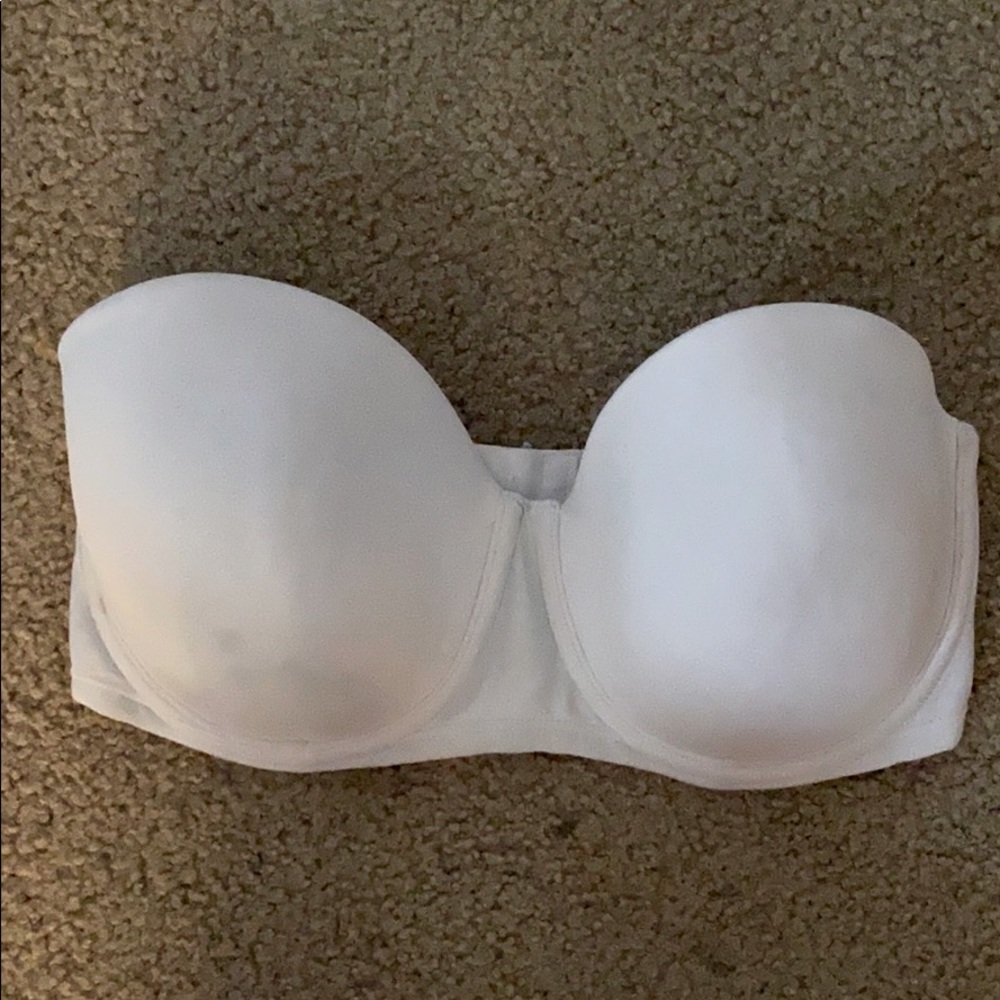White strapless bra